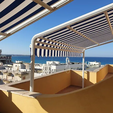 Attico In Riva Al Mare Apartment